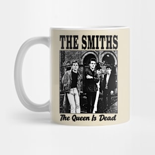 the queen is dead black style Mug